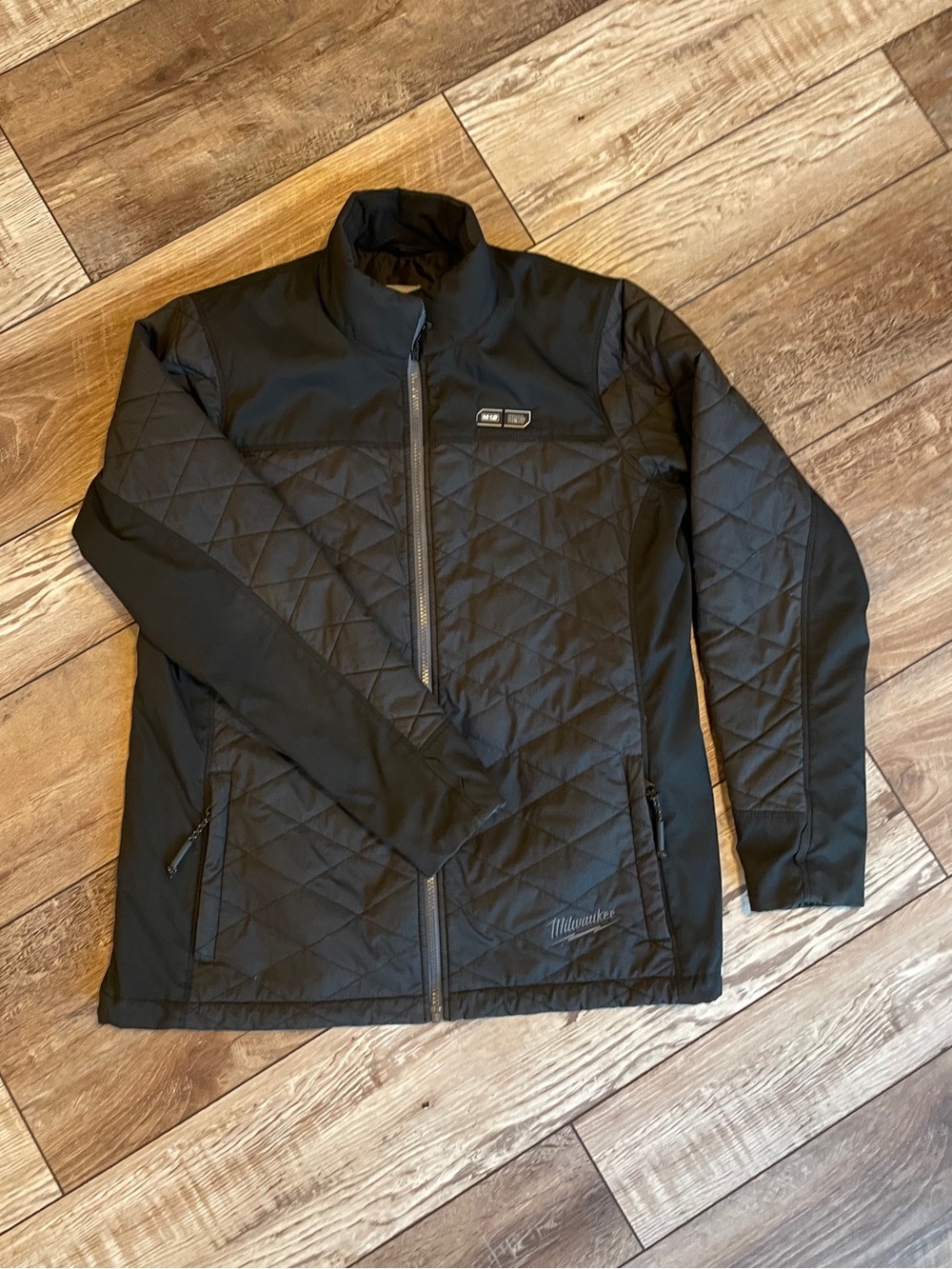 Milwaukee women’s M12 dual heat Heated black Jacket. Like new! *no battery